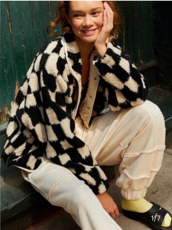 Free People Jackets & Blazers - Free People Hit The Slopes Black and Cream Checkerboard Fleece
Jacket size small